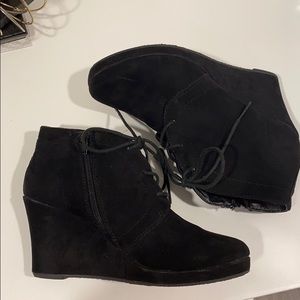 Cute black wedges